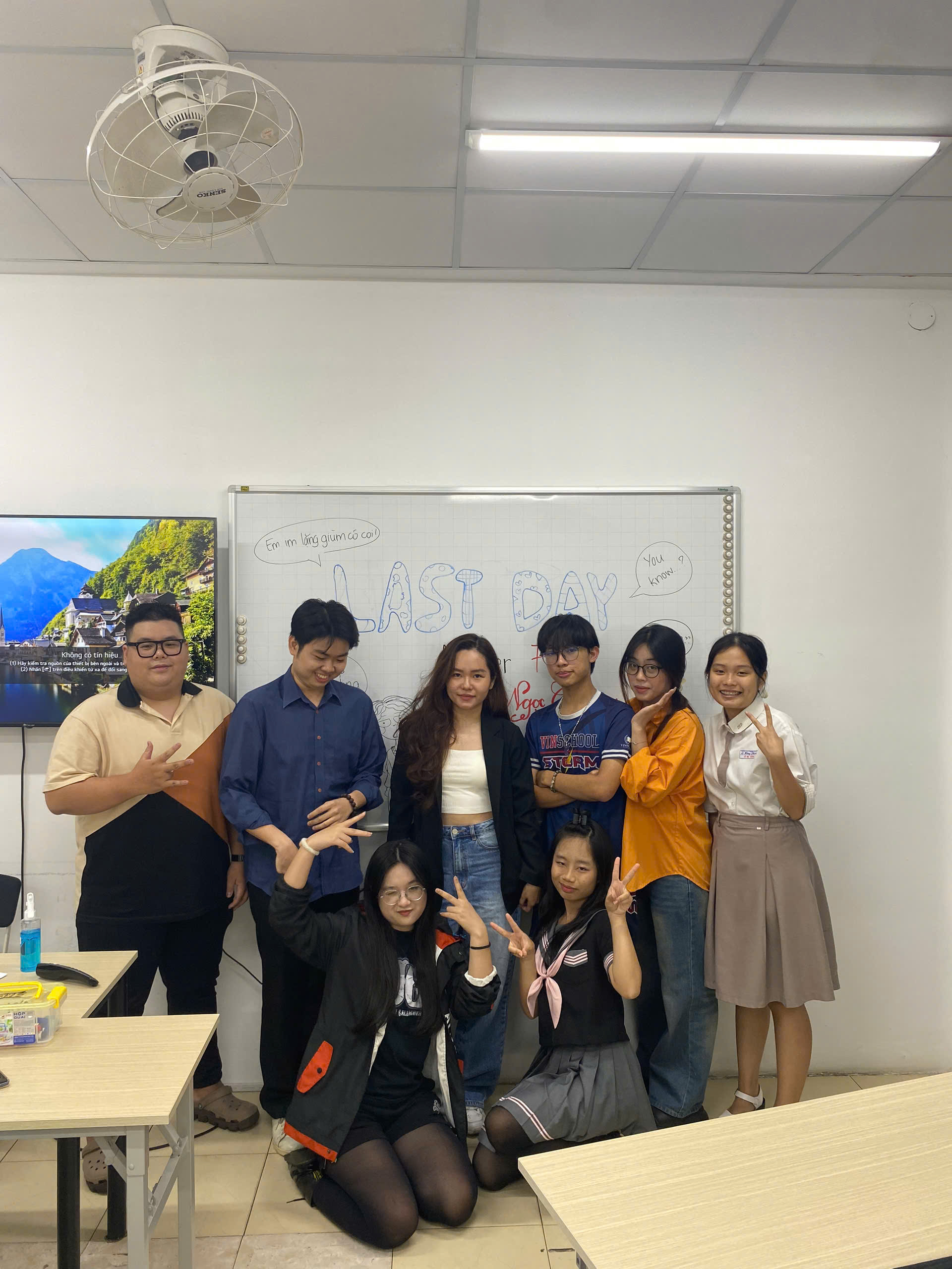 Khoảnh khắc kỷ niệm của lớp học